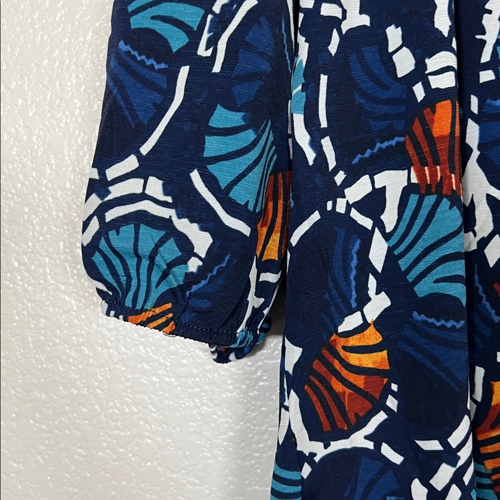 Blue abstract seashell print blouse, size 2X - Picture 5 of 7